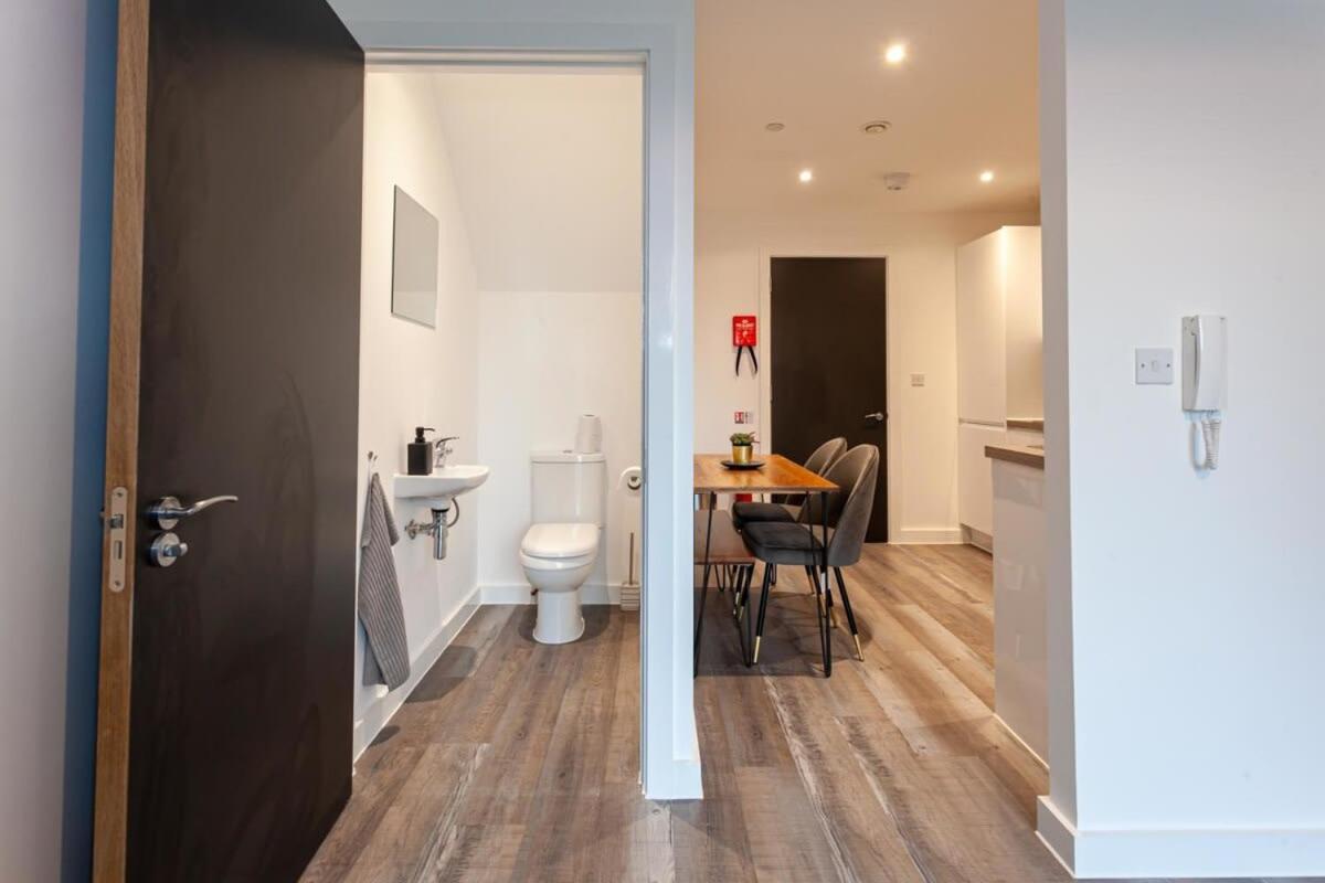 Superb 2 Bed Flat 5Min To Old Trafford Stadium Manchester Ngoại thất bức ảnh